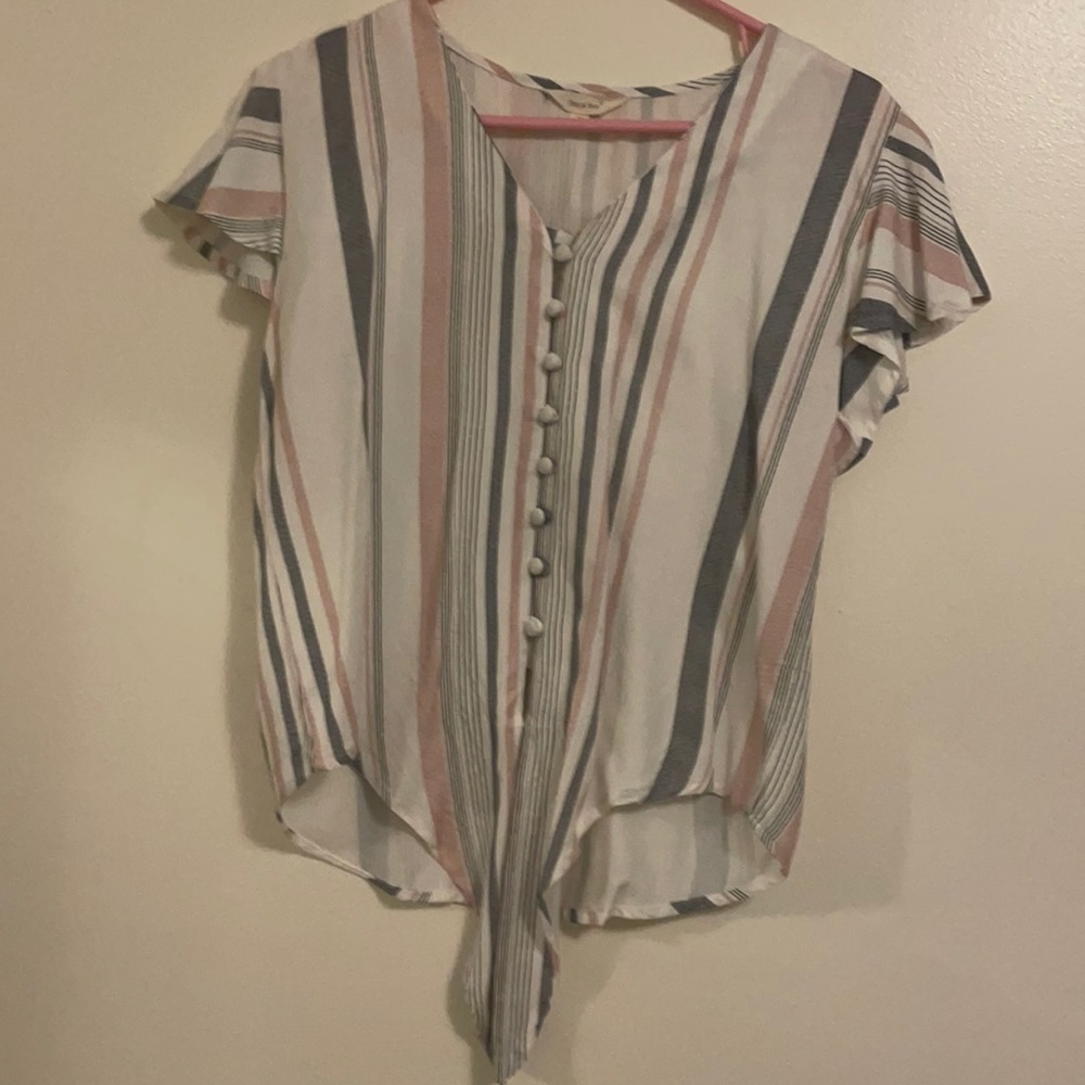 Very cute blouse.